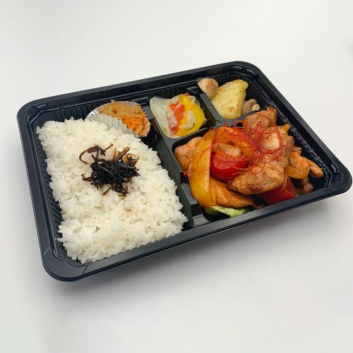 A.鶏肉とパプリカのピリ辛炒め