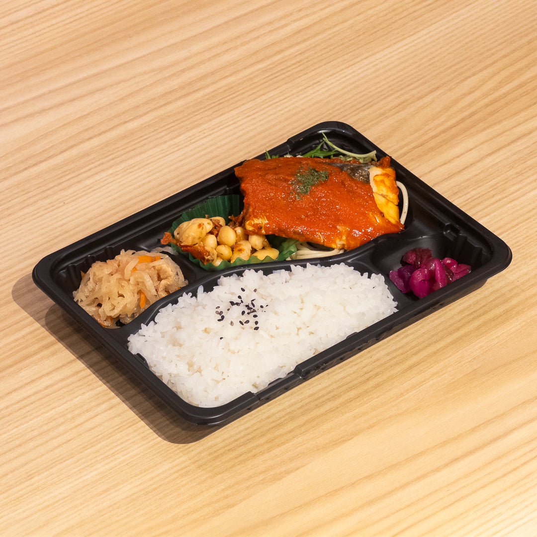 B.鯖のトマト煮弁当